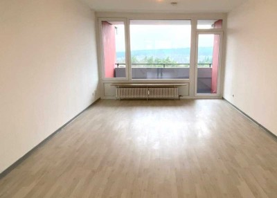 * NEUES JAHR - NEUES GLÜCK * RENOVIERTE Familienwohnung mit 2 Balkonen * KL WEST *