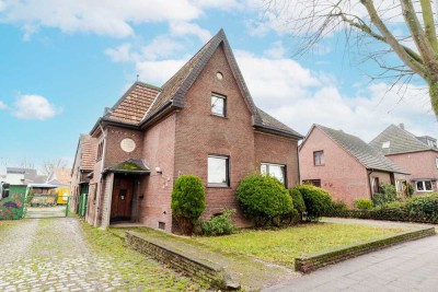 Günstiges Familienhaus mit viel Platz: Renovierungsbedürftiges Einfamilienhaus in Kleve-Kellen