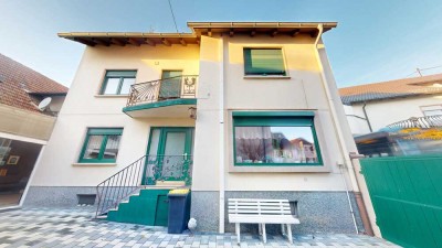 Geräumiges Einfamilienhaus mit Wintergarten, Scheune und viel Potenzial in LD-Arzheim