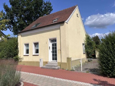 Sanierungsbedürftiges Einfamilienhaus mit einem tollen Baugrundstück in erstklassiger Wohnlage!