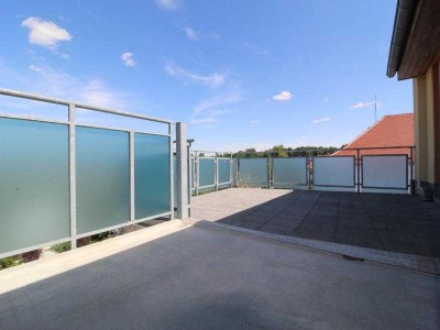 Elegante Maisonettewohnung mit großer Dachterrasse und Einbauküche