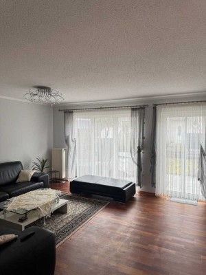 VB Provisionsfrei - Elegantes Reihenhaus mit 4 Zimmern und ausbaufähigem Dachgeschoss in Nürnberg