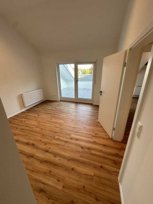 Erstbezug nach hochwertiger Kernsanierung – Exklusives Reihenmittelhaus in Offenburg Ost