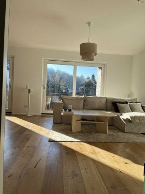Geschmackvolle 3,5-Raum-Wohnung mit gehobener Innenausstattung mit Balkon und EBK in Weingarten