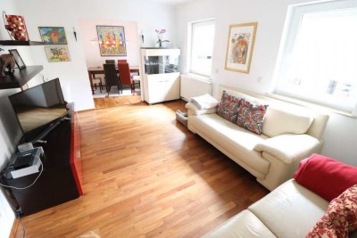 ** Moderne Maisonette -  in zentrale Wohnlage mit Dachterrasse **
