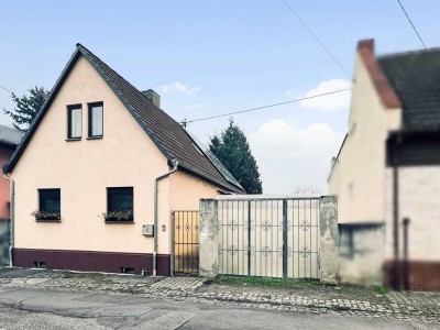 Kleines Zuhause für große Glücksmomente –freistehendes Haus für Singles und Paare!