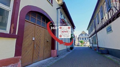 Historisches Stadthaus mit Blick & Potenzial – Zwei Wohnungen + Garage