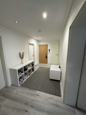 Frisch sanierte 4-Zimmer-Wohnung in Flüren ab sofort