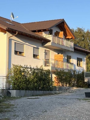 Lichtdurchflutete 2Zimmer-DG Wohnung  mit Balkon in Starnberg Hadorf