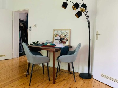 Ruhige DG-Wohnung mit weitem Ausblick - Provision frei!  Sofort