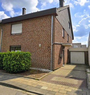 Charmantes Zweifamilienhaus mit gehobener Ausstattung in ruhiger Lage von Eschweiler-Bohl