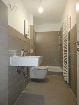 Dümpten: Alles neu! 2-Zimmer-Erdgeschoss-Whg. mit Dusche + Balkon!