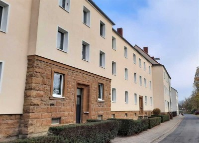 3-Raum-Wohnung mit Balkon und  Kamin!