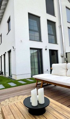 Luxuriöse Doppelhaushälfte mit Smart-Home-System, Alarmanlage, Kamin, Garten, -  möbliert zur Miete