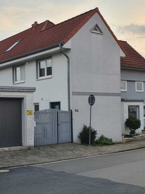 Traumhaus zur Miete über drei Etagen wartet auf Sie!
