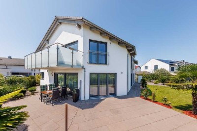 !!Feldrandlage! Neuwertig!! **Zweifamilien- /Mehrgenerationenhaus mit Top-Ausstattung**