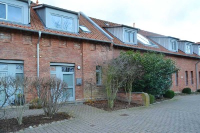 Stilvolles Reihenhaus mit Garten, EBK und Stellplatz in bester Lage!!