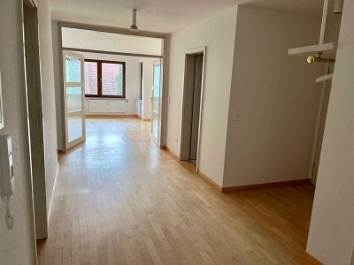 Freundliche 3-Zimmer-Wohnung mit Balkon und EBK in Plochingen