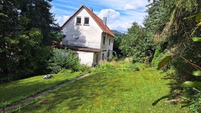 Geräumiges, preiswertes 8-Zimmer-Einfamilienhaus in Laufach