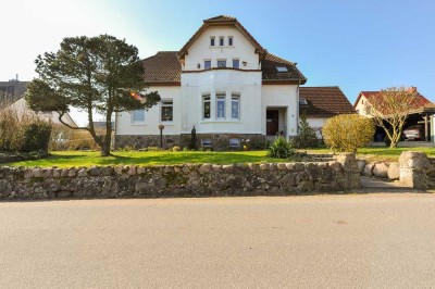 Großes Bauernhaus mit Einliegerwohnung und ca. 2400m² Grundstück