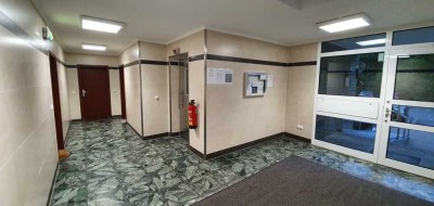 Stilvolle 2-Zimmer-Penthouse-Wohnung mit gehobener Innenausstattung mit EBK in Eschborn