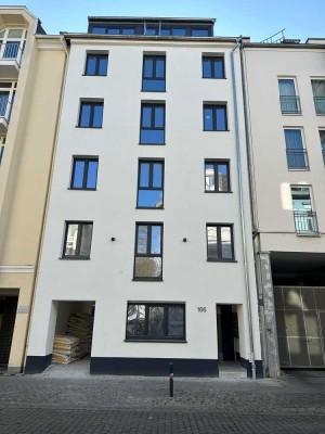 Neubau nach Sanierung: Stilvolles 16-Zimmer-Mehrfamilienhaus mit geh. Innenausstattung und EBK