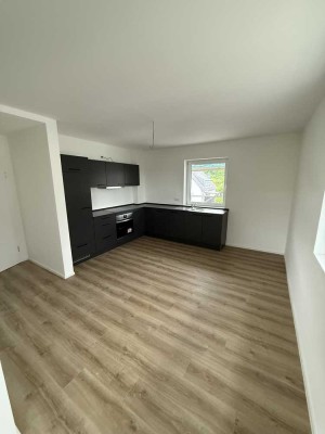 Erstbezug nach Sanierung mit EBK und Balkon: freundliche 1-Zimmer-Wohnung in Untergruppenbach