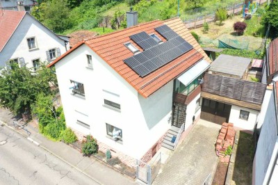 1-2 FAMILIENHAUS MIT DACHTERRASSE, GROßER GARAGE...