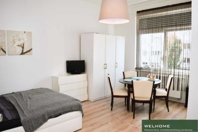 Neuwertig möbliertes Single-Apartment