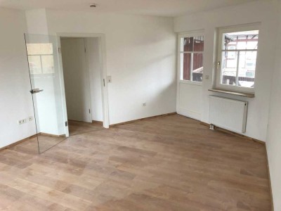 Sanierte 3-Zi.-Erdgeschosswohnung mit kleinem Garten in Langsdorf!