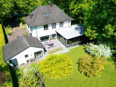 Traumhaft schöne Villa im Grünen vor den Toren Hamburgs