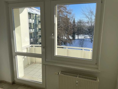 Bezug nach Sanierung: attraktive 1-Zimmer-Wohnung mit Balkon im Blumenviertel