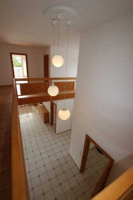 Exklusive Villa in zentraler jedoch ruhiger Lage mit Fernblick - Bergblick - 6851