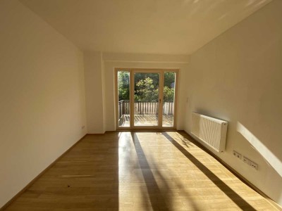 3,5-Zimmer-Wohnung mit 15 m² Balkon und großem Garten in Passau, Hacklberg, WG geeignet