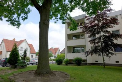 Frisch renovierte, helle und große 4-Zimmer-Wohnung in Bestlage mit großem Balkon, Keller & Park