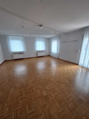 Große Wohnung mit Terrasse