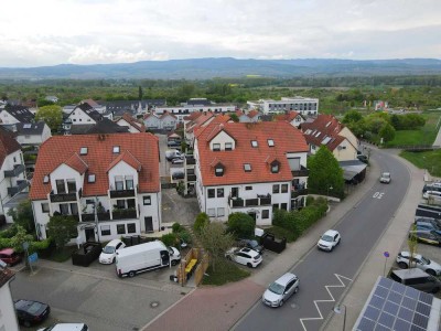 Sofort einziehen: 3,5-Zimmer-Wohnung mit sonnigem Garten und TG-Stellplatz