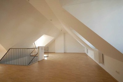Attraktive Maisonette (91 m²): Helle 3,5 Zi-Wohnung in zentraler Altstadt-Lage, Rosstraße