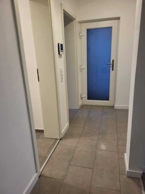 Exklusive modernisierte 2-Zimmer-Souterrain-Wohnung in Karlsruhe-Palmbach