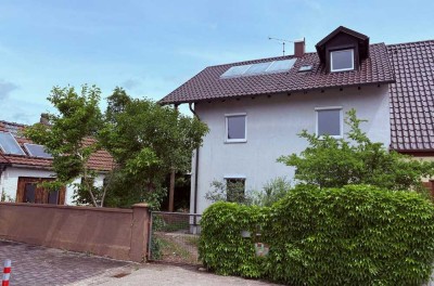 Familientraum in ruhiger Wohnlage mit vielen Optionen (DHH plus genehmigter Neubau EFH))