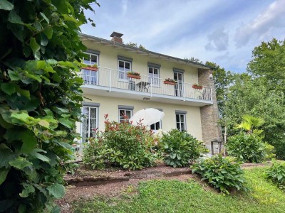 Einfamilienhaus mit großem Grundstück