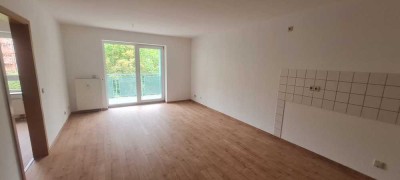 Herrliche 2 Raum-Wohnung mit Balkon + TG-Stellplatz, Aufzug und Blick ins Grüne