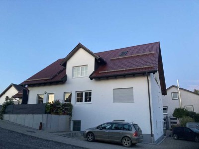 Komfortable 4-Zi. EG WHG. mit kleinem Garten in kleiner Wohnanlage Nähe Au/Hallertau