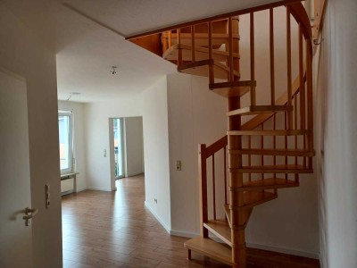 Exklusive 2,5 Zimmer-Maisonette-Penthousewohnung mit Terrasse und Einbauküche in Weil am Rhein
