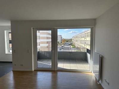 Erstbezug helle 2 Zimmer Wohnung mit Balkon / Südstadt