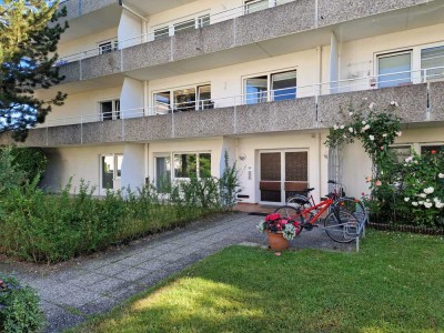 Exklusive, modernisierte 2-Zimmer-EG-Wohnung mit Balkon und EBK in Gilching