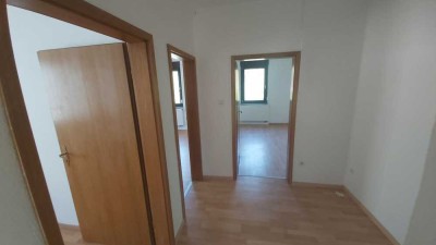 Direkt am Neckar,ÖPNV perfekt,renoviert,schöner Ausblick,kleines Bad,große Zimmer,gute Fenster,hell!