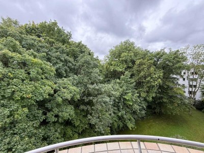 Großzügige 3-Zimmer im Grünen mit 2 Loggias und TG-Stellplatz – ohne Provision!