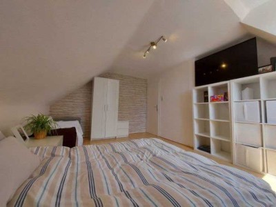 Uni nahe, vollmöblierte 2-Zimmer-Wohnung mit Blick ins Grüne und viel Platz– ideal für Studierende