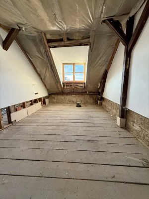 Dachgeschoss-Rohling im begehrten Antonsviertel, Augsburg – Gestalten Sie Ihr Traumzuhause!